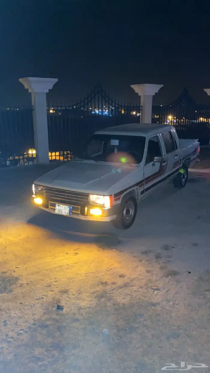 سلام عليكم اعرض لكم.هايلكس موديل 1987 9