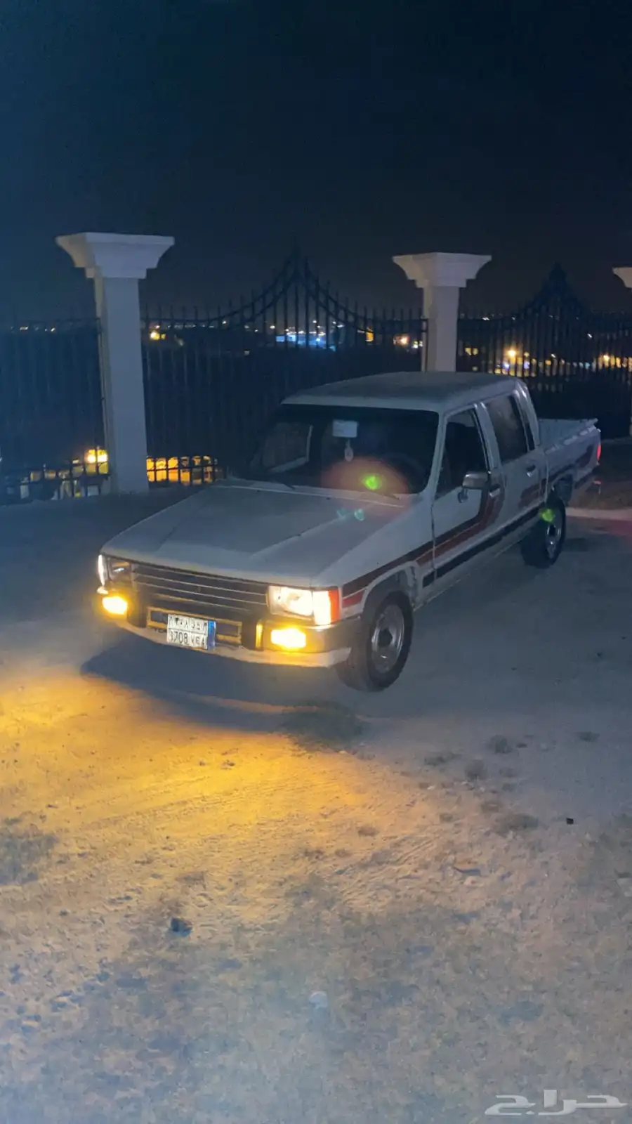 سلام عليكم اعرض لكم.هايلكس موديل 1987 9