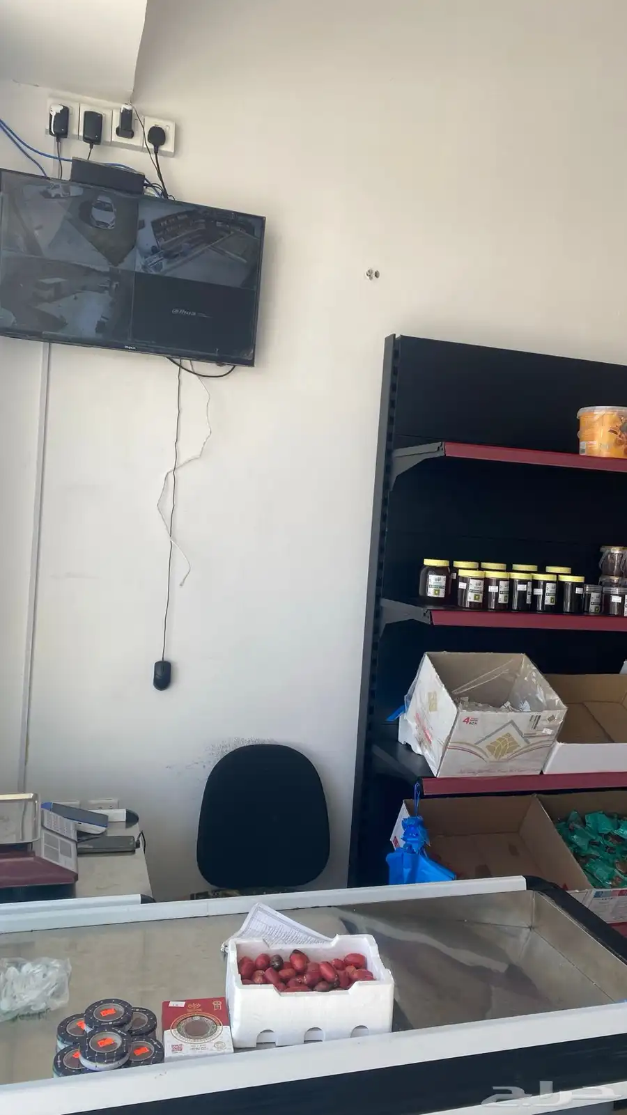 محل للتقبيل في حلقة الخضار بالجموم النشاط تمور 4