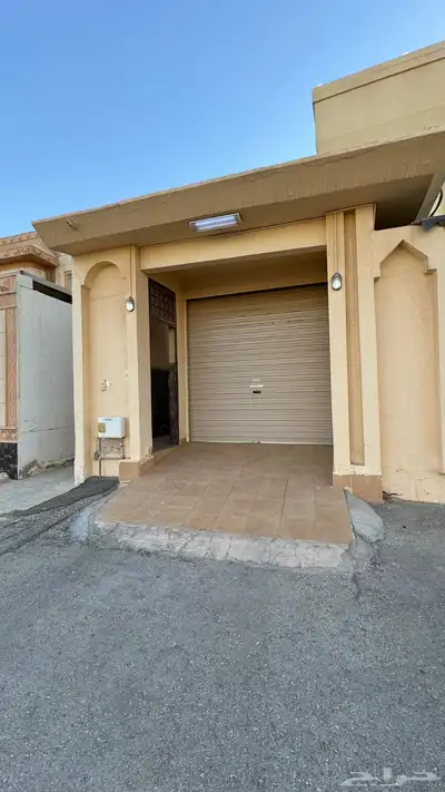 للبيع فلة سكنية على شارع 30م 1