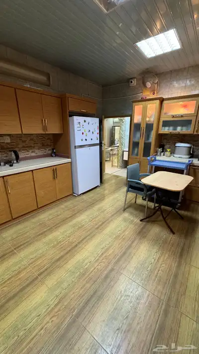للبيع فلة سكنية على شارع 30م 15
