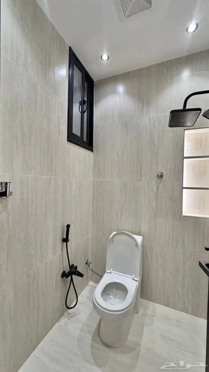 للبيع شقق ارضي ابها مقابل كبري المطار حى سلطانه 11
