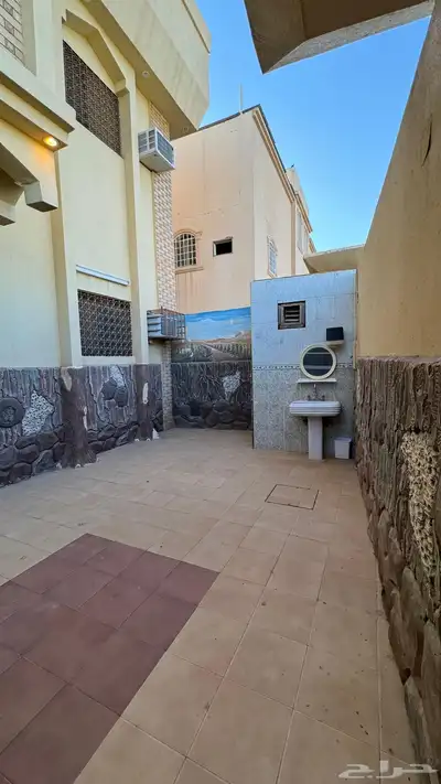 للبيع فلة سكنية على شارع 30م 19
