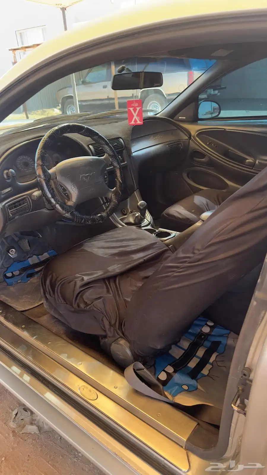 للبيع موستنج موديل V8 2000 قير عادي 4