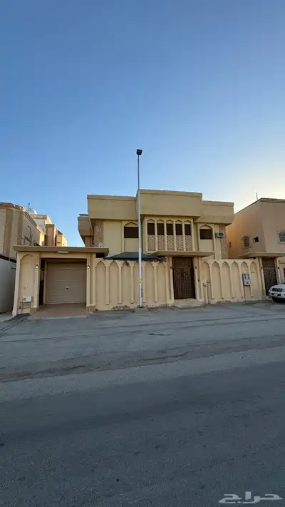 للبيع فلة سكنية على شارع 30م 0
