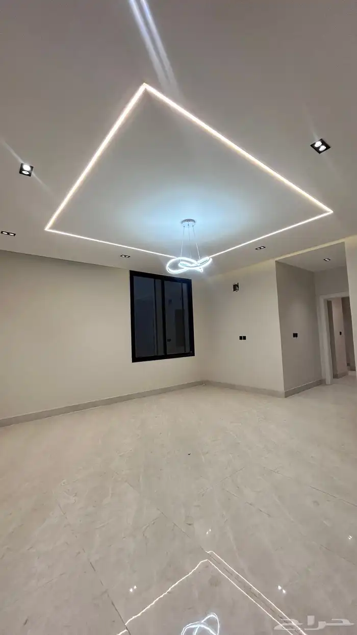 فيلا شرقيه مساحه 480 في حي الامواج العزيزيه شارع 30 2
