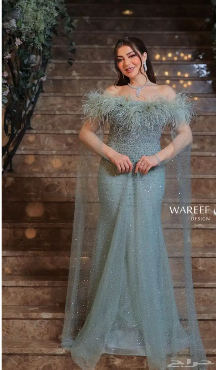 فستان تيفاتي مزين بالريش الصدر فستان فخم سبب البيع المقاس 2