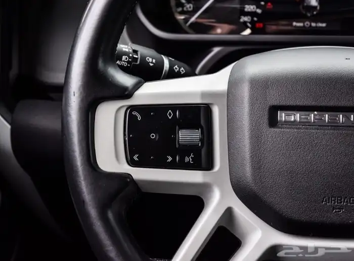 لاند روفر ديفندر Land Rover Defender 110 P300 S موديل 2023 11