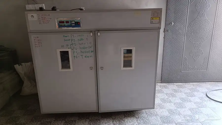 فقاسات وقطع غيار للبيع جملة 6