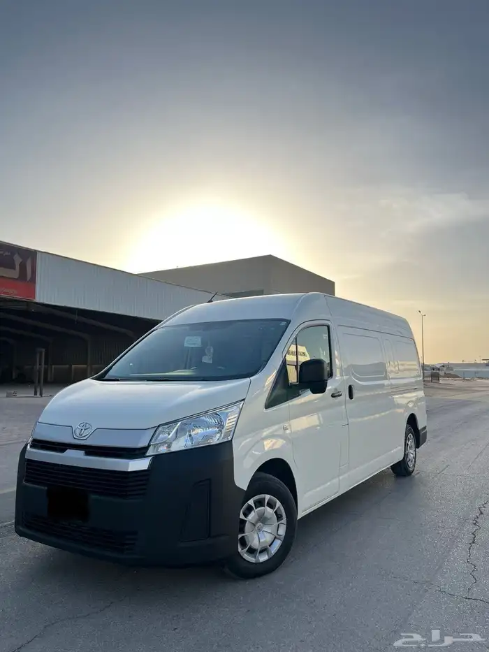 تويوتا باص هايس بضاعه 2023 سقف عالي ديزل 1