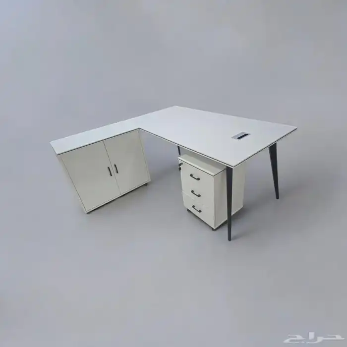لو مكاتب موجود مع كراسي 33