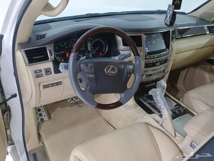 لكزس LX570 2015 sport سعودي 10