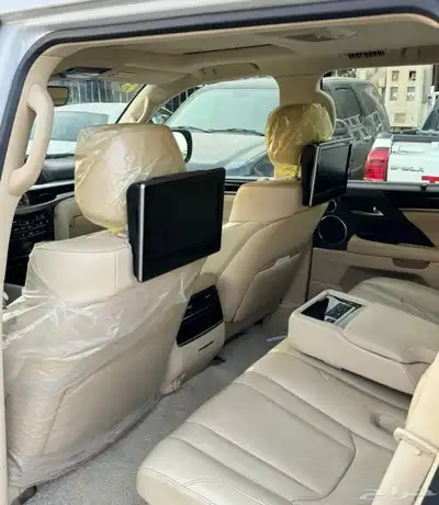 لكزس 2019 LX570 ابيض داخل بيج سعودي 11