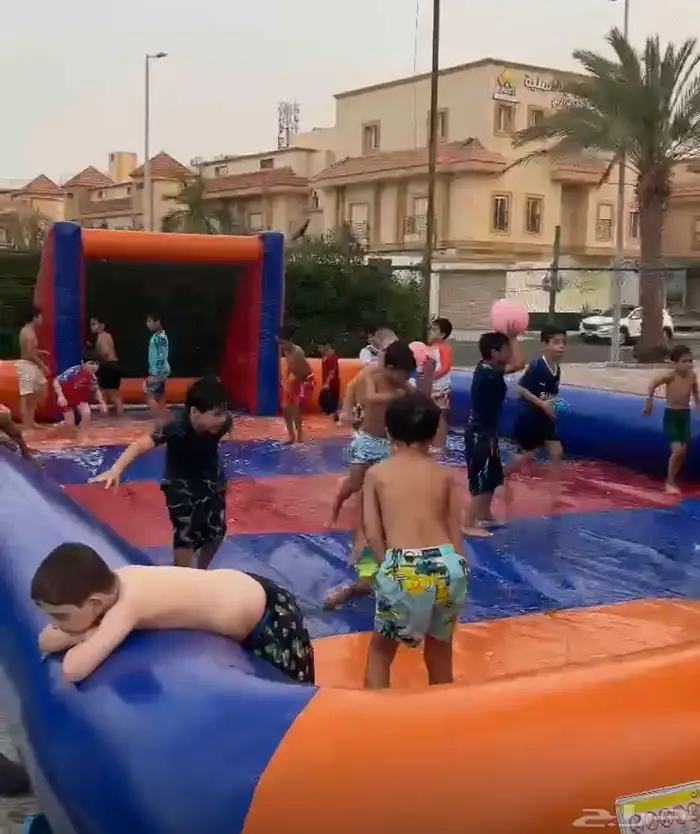ملعب صابوني كبير ( كرة قدم فقط ) بسعر خورافي 3