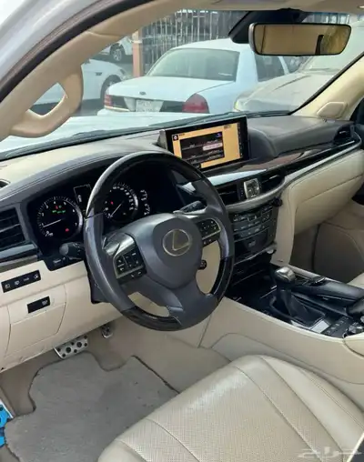 لكزس 2019 LX570 ابيض داخل بيج سعودي 8