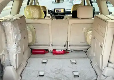 لكزس 2019 LX570 ابيض داخل بيج سعودي 12