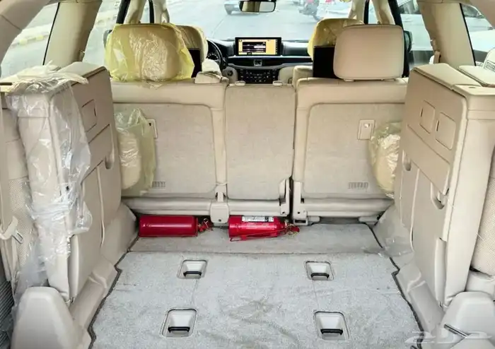 لكزس 2019 LX570 ابيض داخل بيج سعودي 12
