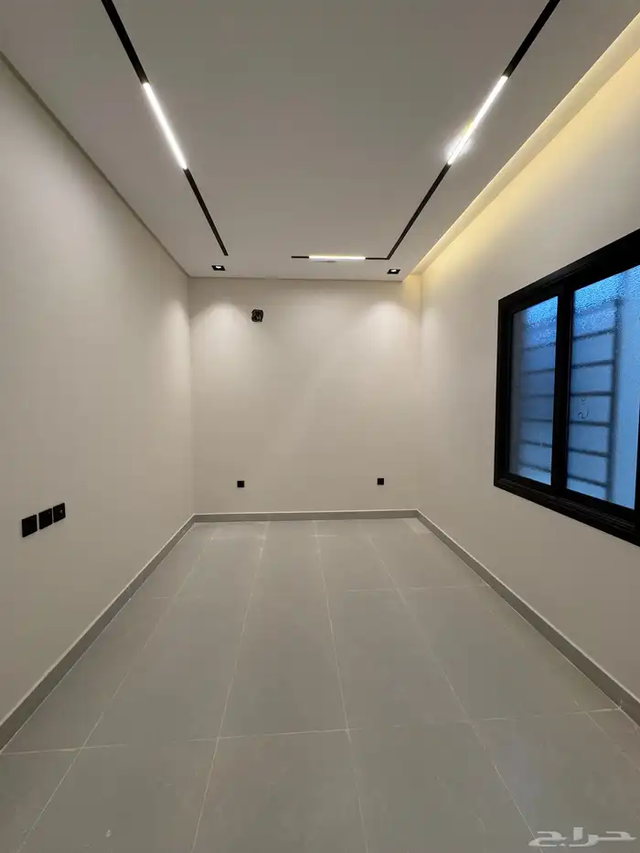 للبيع تاون هاوس بمساحه مميزه حي الجنادريه 7