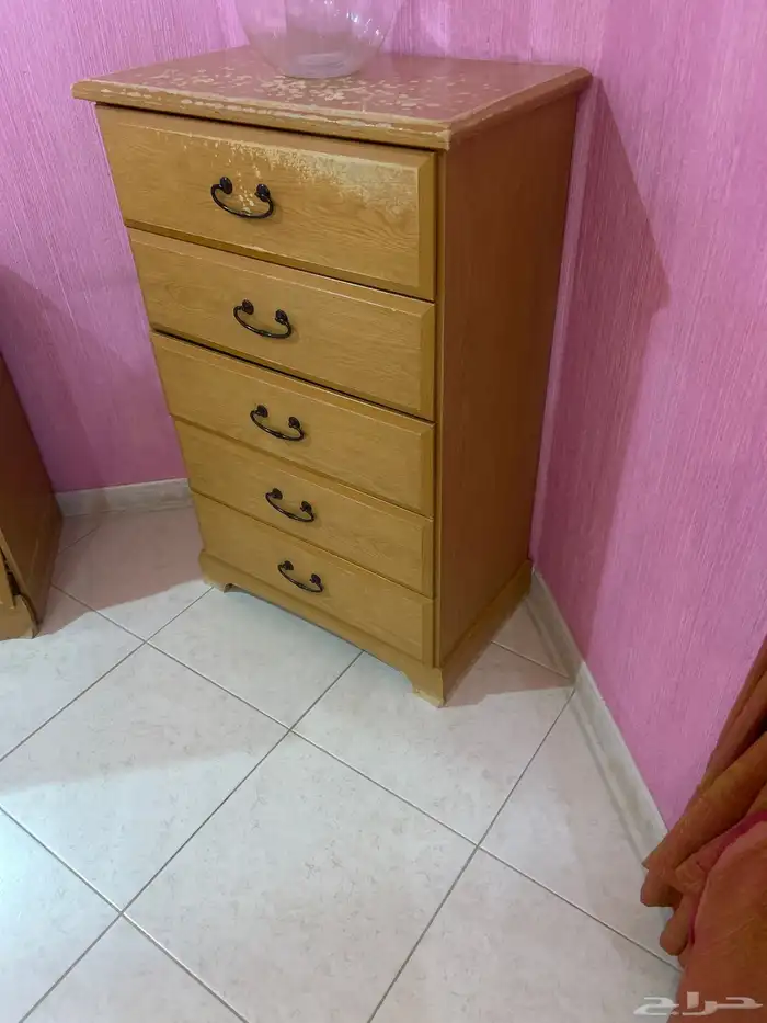 اثاث للبيع أسرة كنبات مكاتب طاولات 16