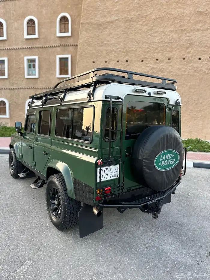 ديفندر ستيشن 2001 كلاسيك 1