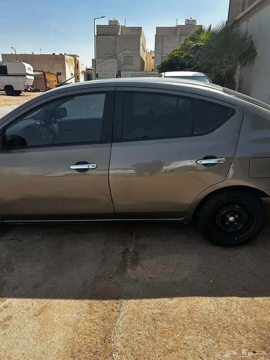 Nissan sunny 2014 5