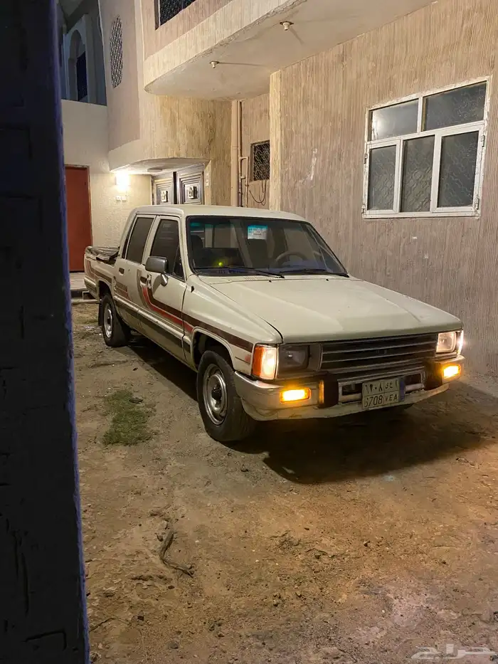 سلام عليكم اعرض لكم.هايلكس موديل 1987 3
