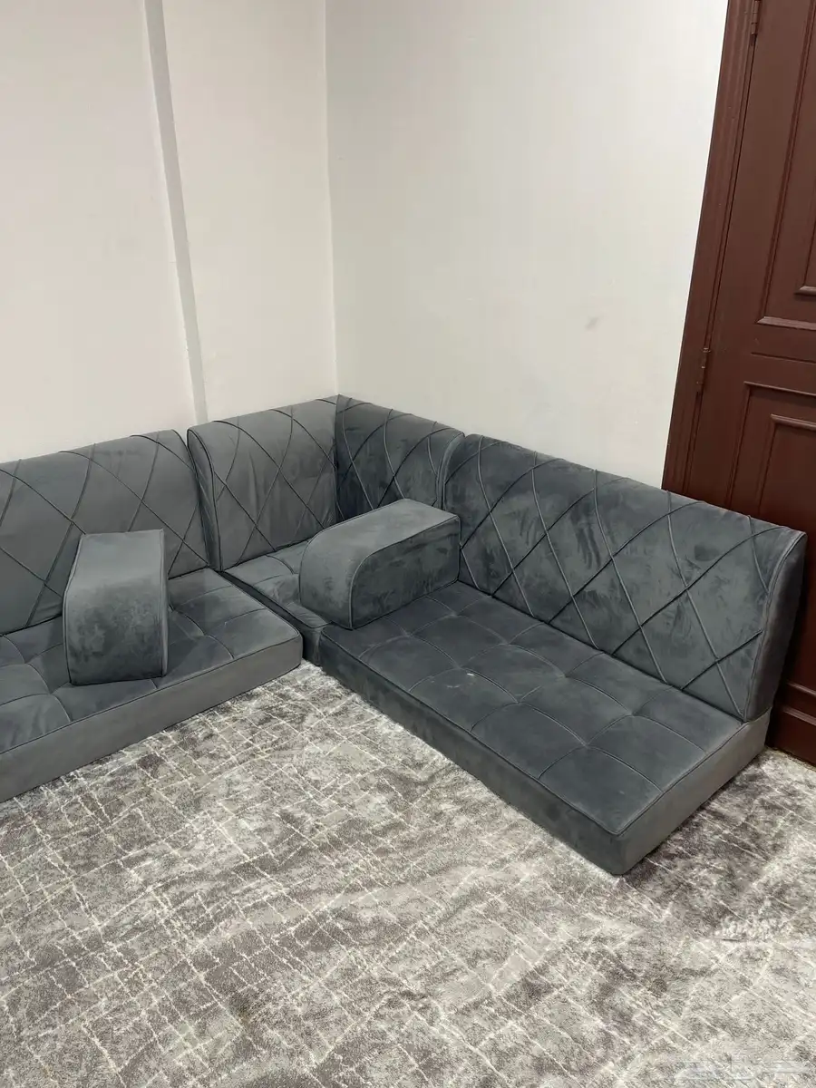 كنب ارضي 6 قطع و 4 مراكي 2