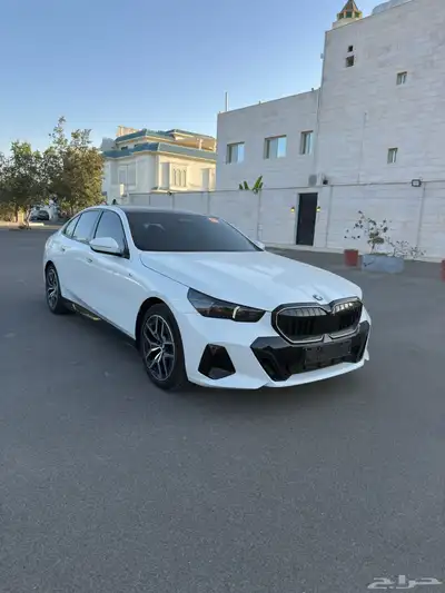 بي ام دبليو 520i Mkit 2024 شبه اصفار 0