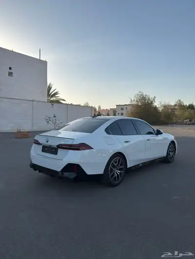 بي ام دبليو 520i Mkit 2024 شبه اصفار 3