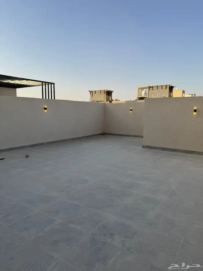 للبيع تاون هاوس بمساحه مميزه حي الجنادريه 12