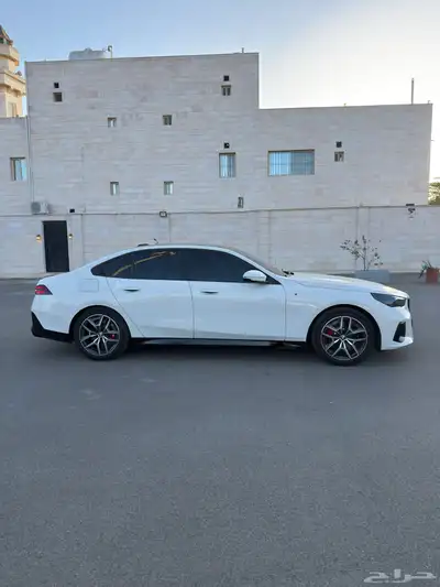 بي ام دبليو 520i Mkit 2024 شبه اصفار 1