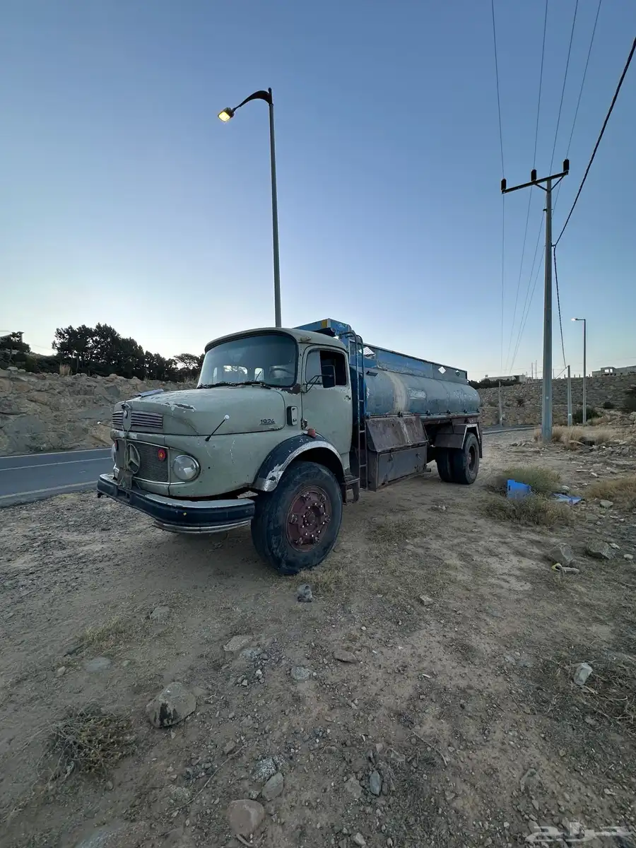 وايت عايدي بوز 82 2