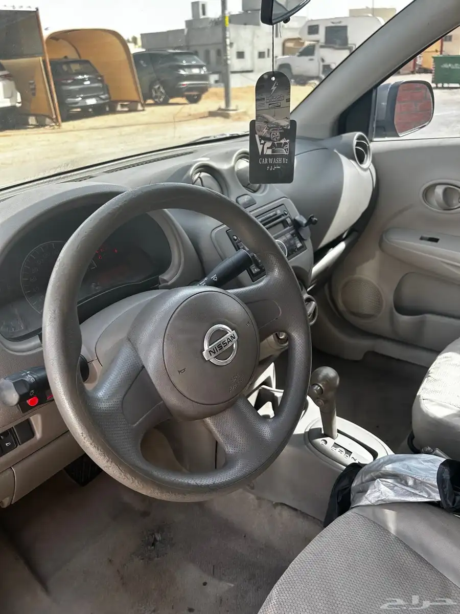 Nissan sunny 2014 3