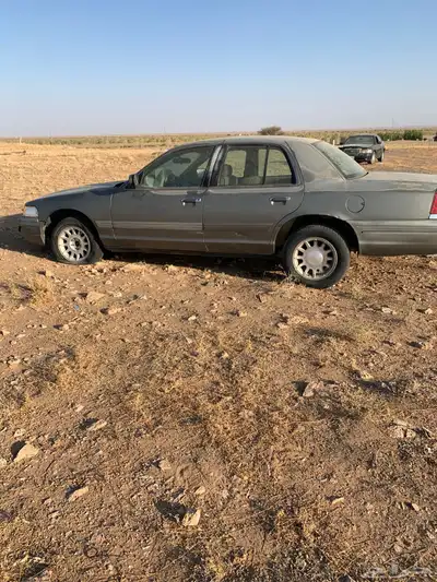 فورد كروان 2000 8