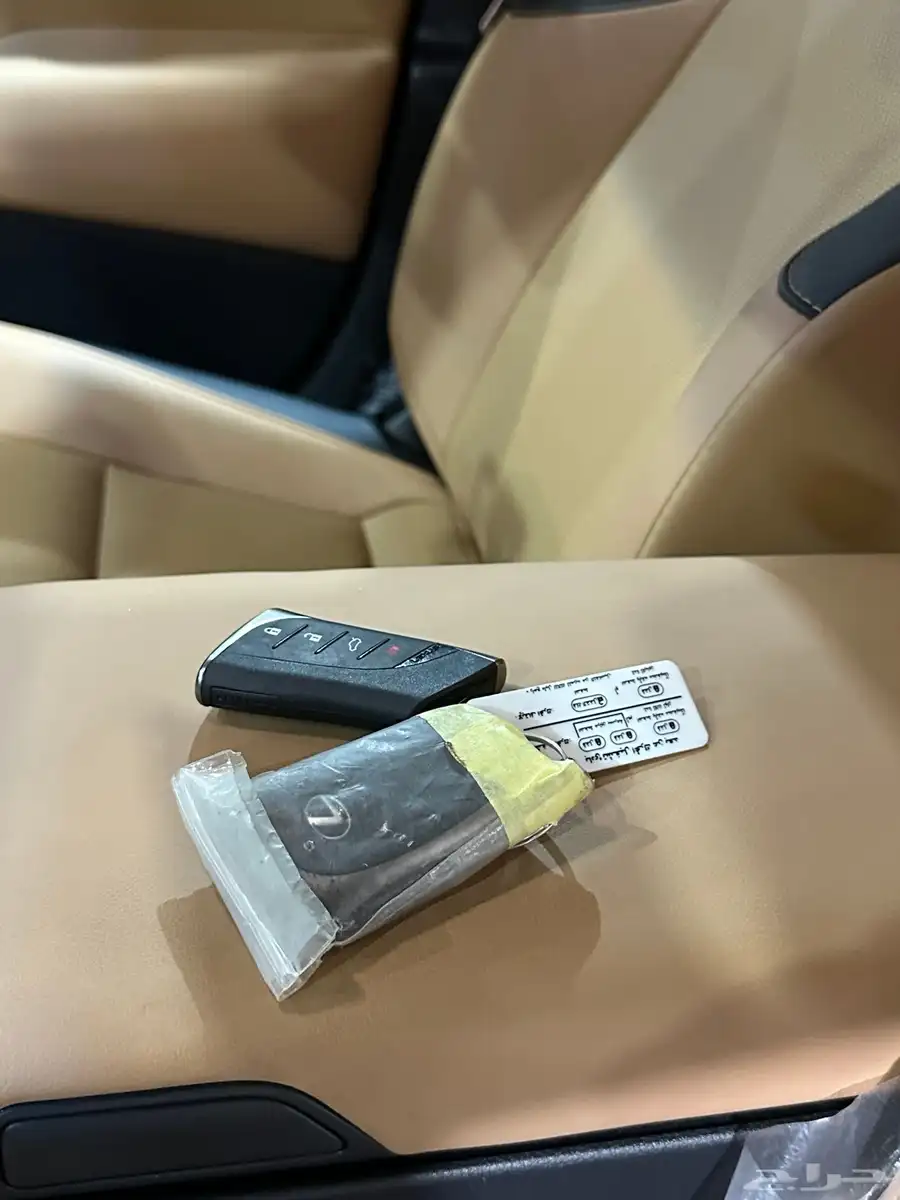 لكزس ES250 سعودي فئه AA بنزين 2024 14