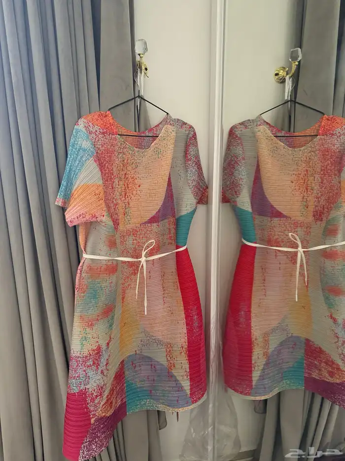 للبيع فستان والثاني طقم بنطلون وبلوزه. 5