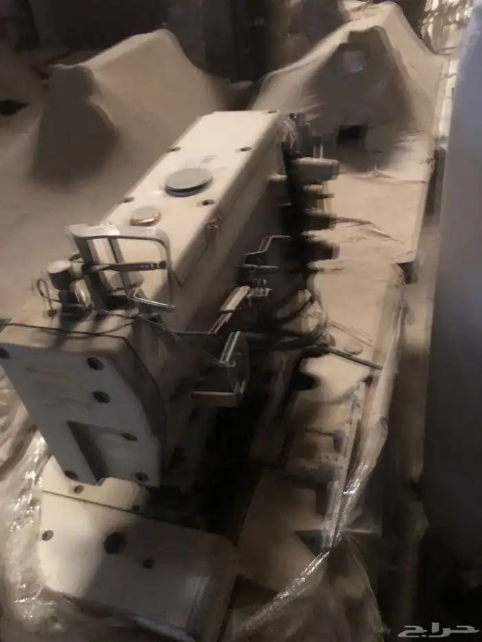 مكينه خياطه وملابس رياضيه. واحذيه رياضيه مستودع كامل للبيع 27