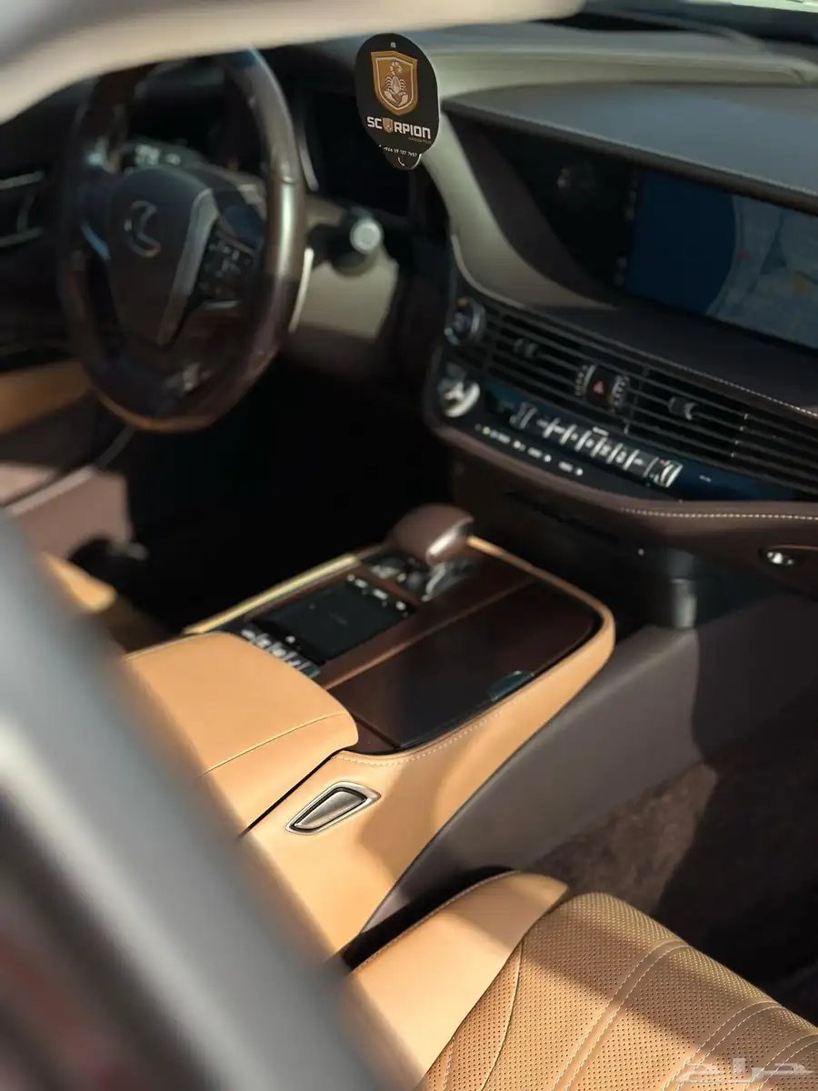 لكزس LS500 11