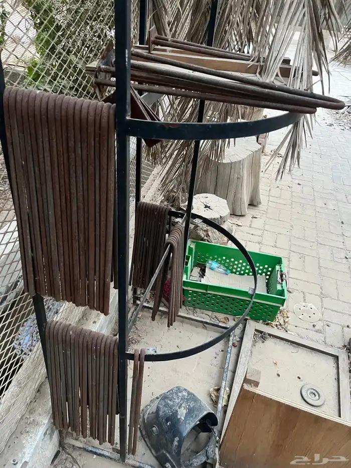 اخشاب طبيعيه وعدد للبيع 15