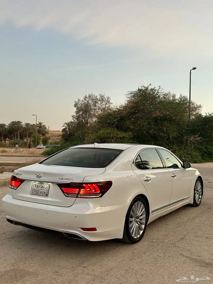 لكزس LS460 فل كامل نظيف 3