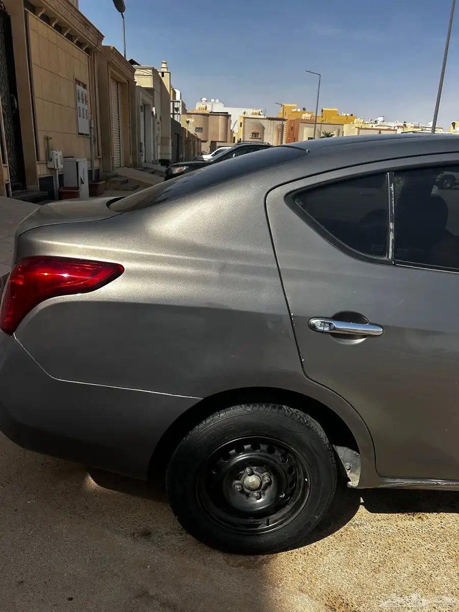 Nissan sunny 2014 2
