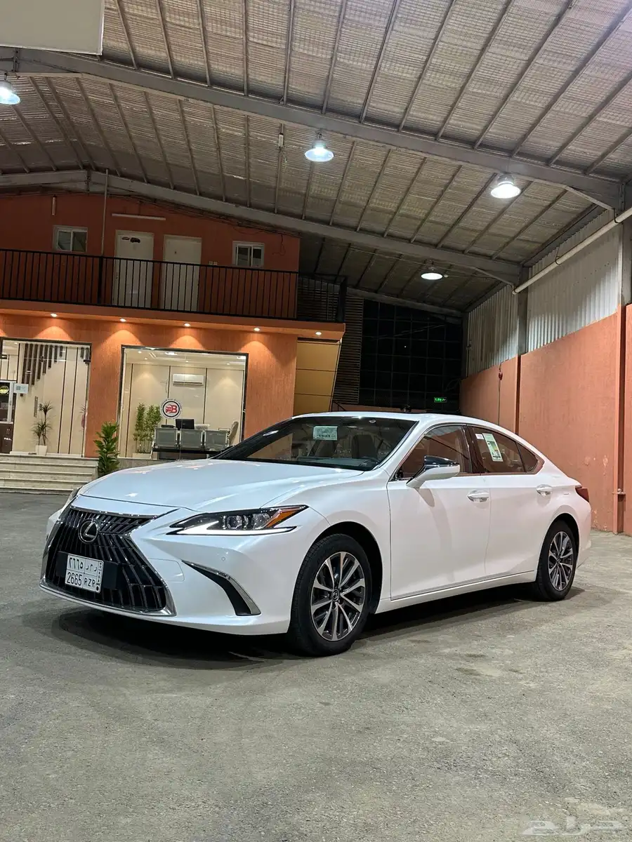 لكزس ES250 سعودي فئه AA بنزين 2024 0