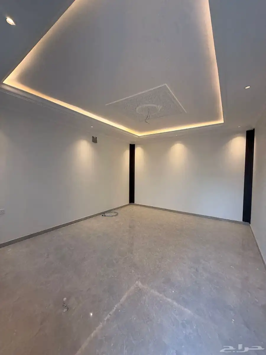 للبيع فيلا جديدة فاخرة في شاطئ البحيرة ( مخطط 541 2 ) 4