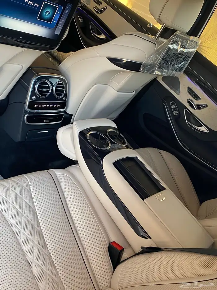 مرسيدس S560 موديل 2020 فلل كامل وارد الجفالي 32
