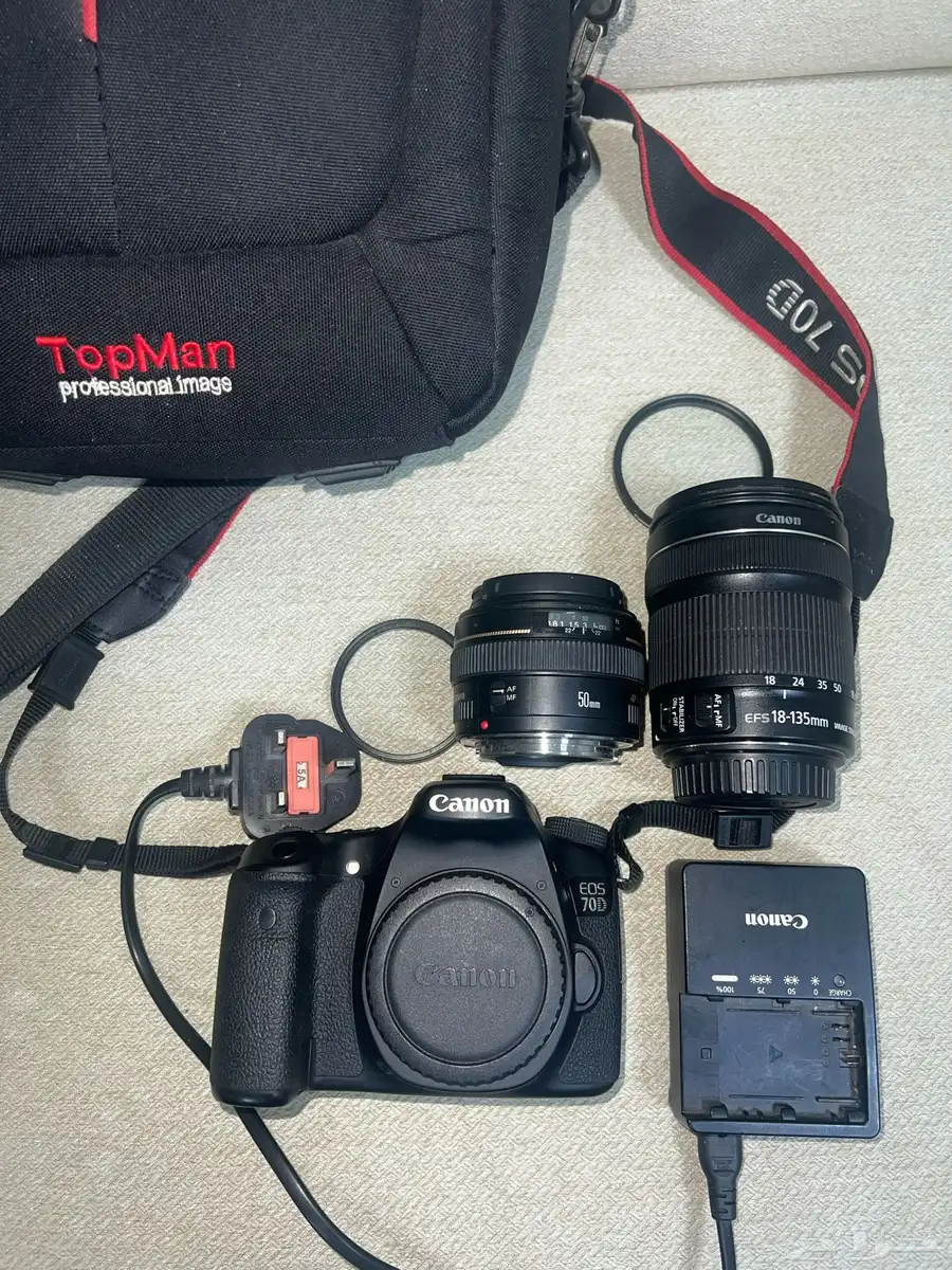 كاميرا Canon 70D   عدستين احترافية   شنطة وشاحن   حالة 0