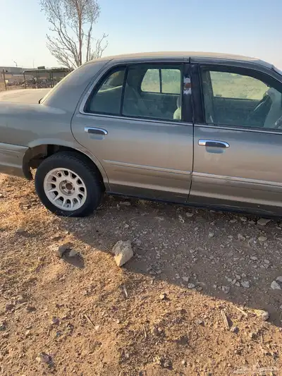 فورد كروان 2000 5