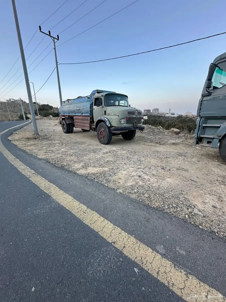 وايت عايدي بوز 82 1