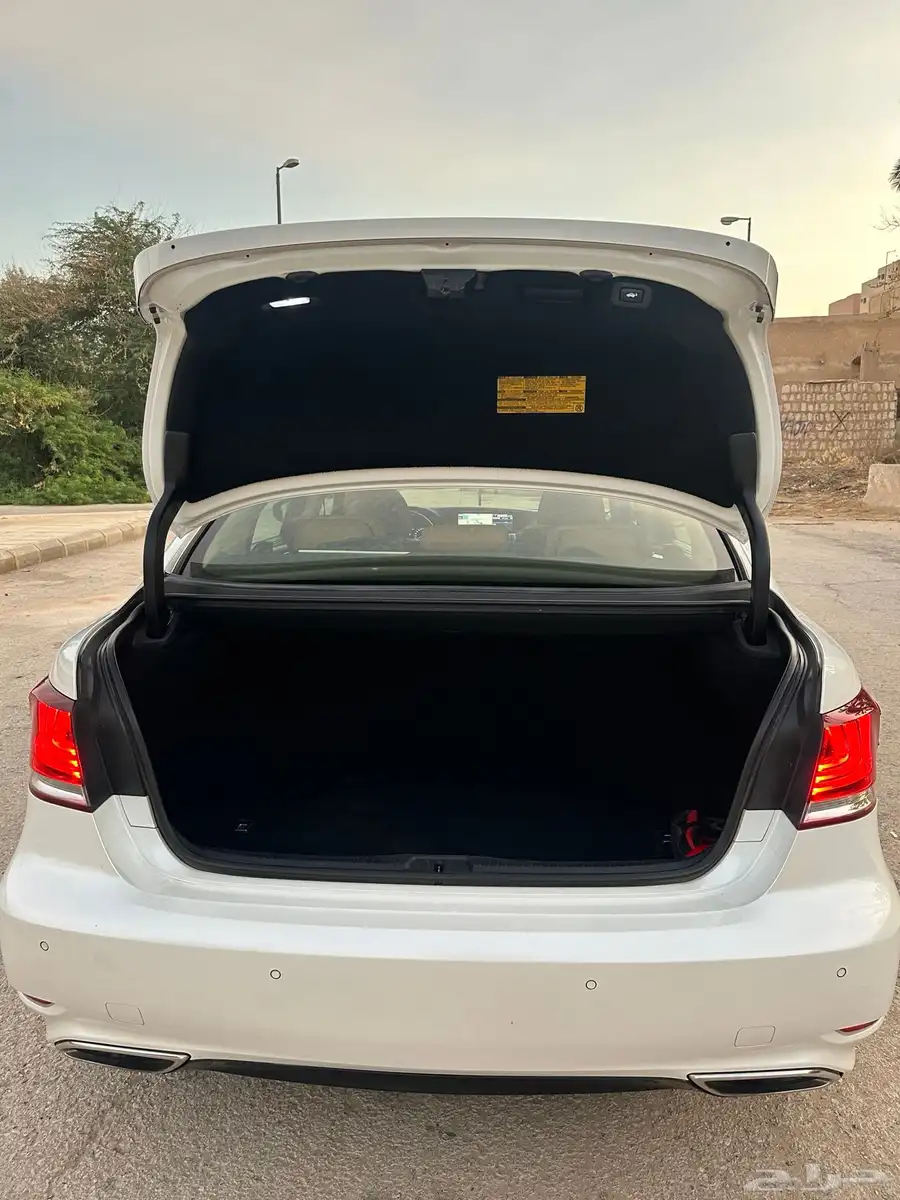 لكزس LS460 فل كامل نظيف 6