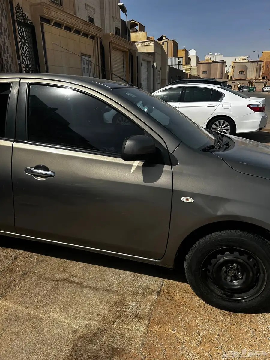Nissan sunny 2014 1