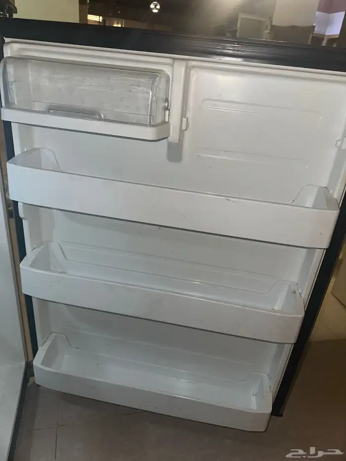 ثلاجه استخدام نظييف وتبرد وامورها كويسه 1